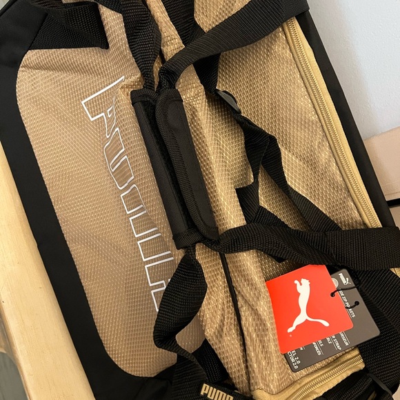 🌸NWT PUMA DUFFEL BAG🌸 - Picture 4 of 14